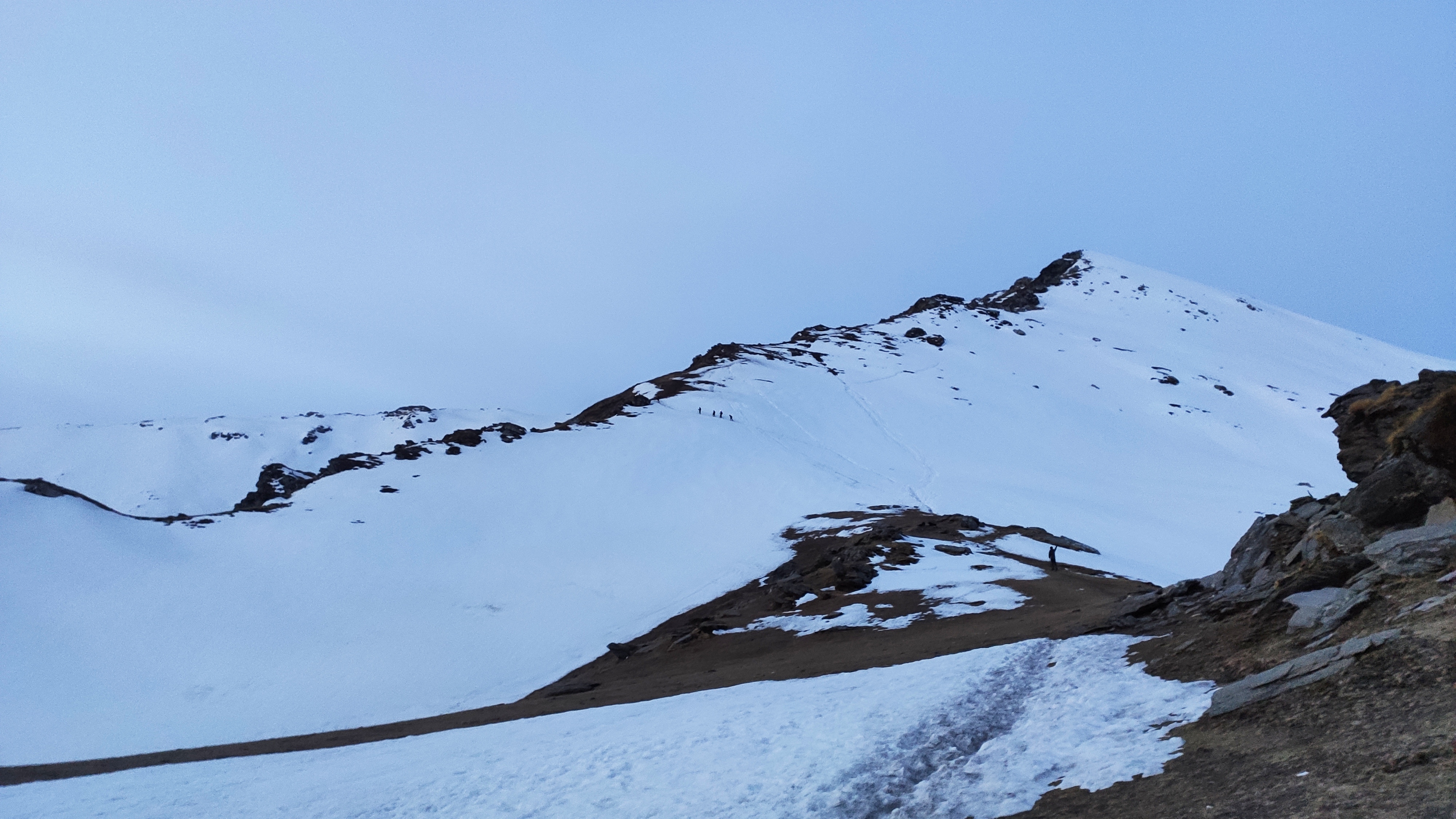 Kedarkantha peak at the early dawn